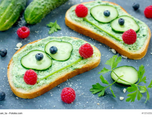 Sterne aus Butterbrot-Tüten basteln | Aktion Kleinkind-Ernährung